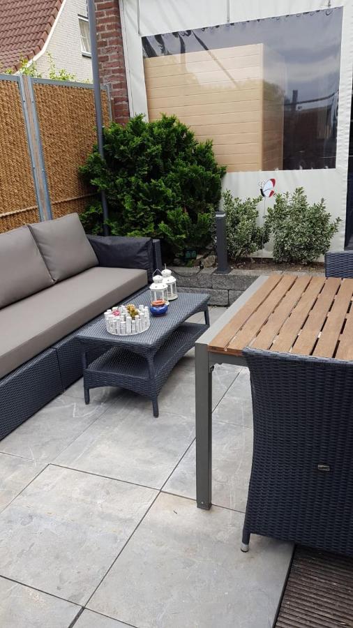 Het Gildehuis Met Sauna En Jacuzzi Stevensweert Exteriör bild