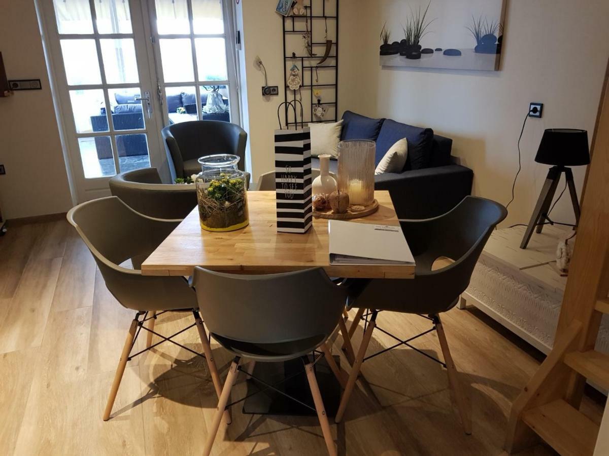 Het Gildehuis Met Sauna En Jacuzzi Stevensweert Exteriör bild